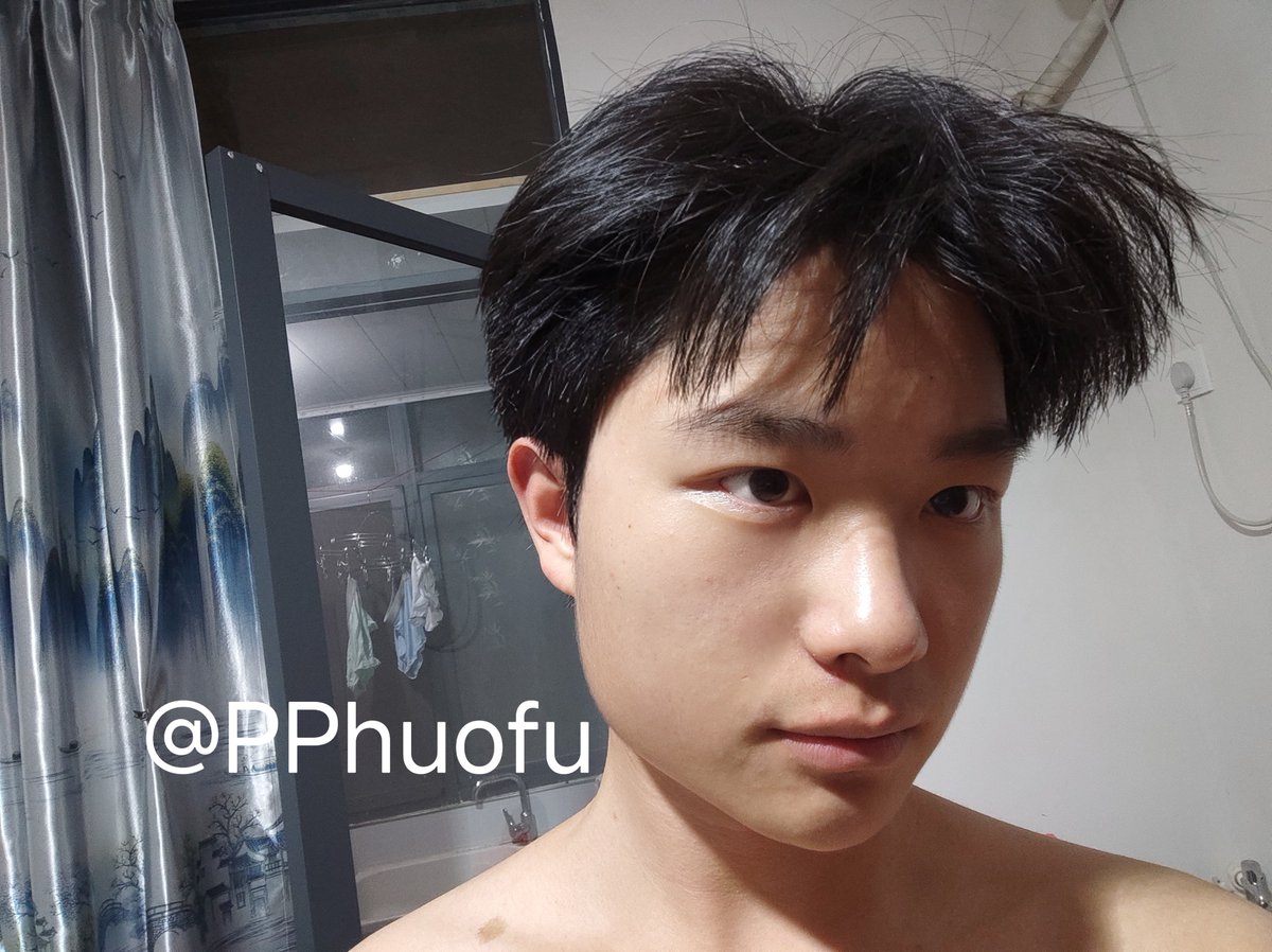 PPhuofu's tweet photo. 人前是别人暗恋的学霸直男，人后是被野爹命令给狗屌套上跑完步几天没洗的黑袜。一边翻白眼吐舌头，一边比耶甩狗屌的无脑恶堕傻逼✌🏻🤪✌🏻求野爹们粗口羞辱贱狗🤪
#傻逼 #反差 #男大 #无脑
#gooner #恶堕 #男m #无脑恶堕 https://t.co/x0SG5mtmsn