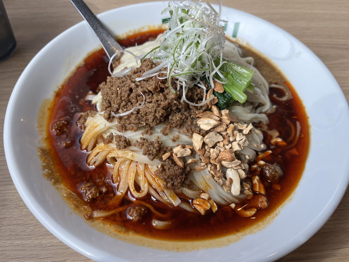 11tsukky7's tweet photo. イロドリ 黒酢汁無し担々麺
酸味しっかり効いててうまい！ https://t.co/ex5BmgvVi2