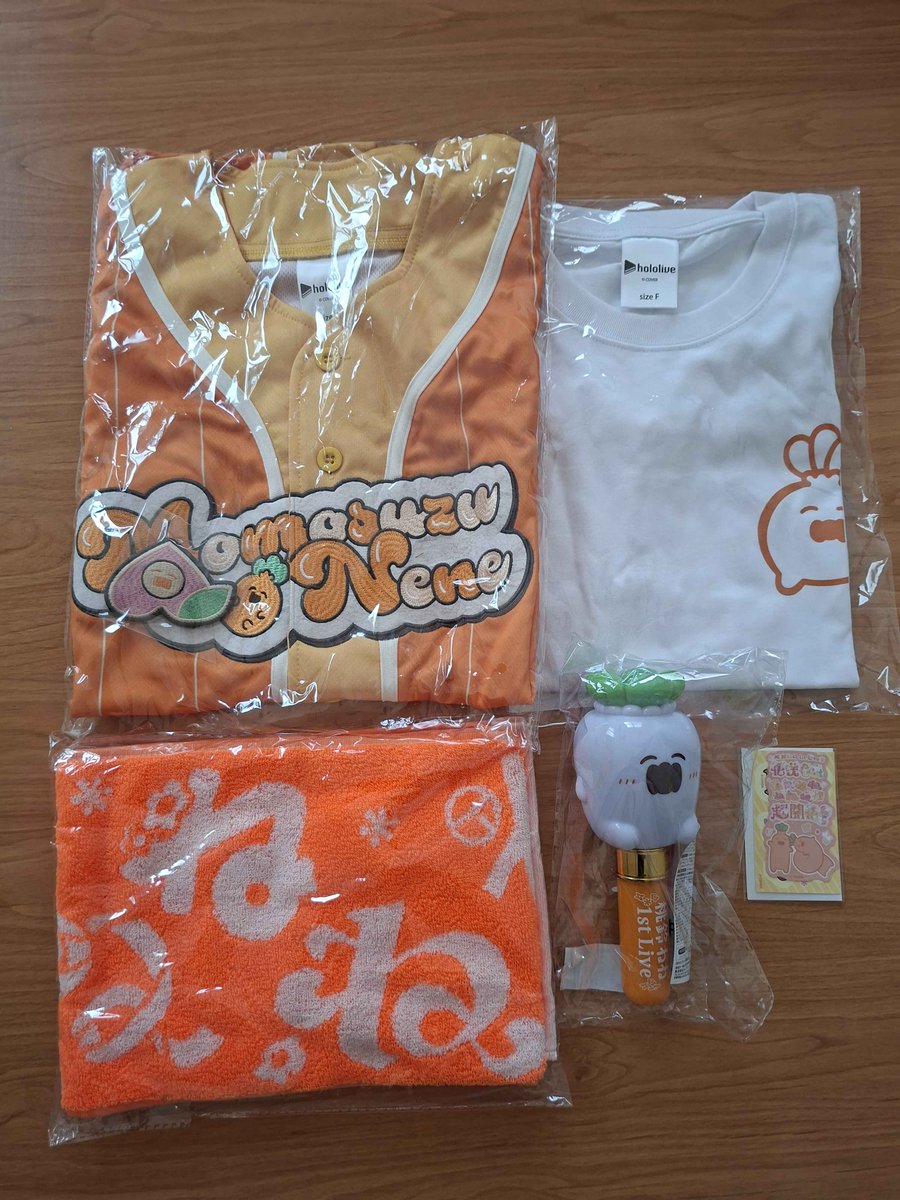 yike0213's tweet photo. 久違的發一下今年買的周邊~
買真是買了不少呢!!!
櫃子已經擺不下了~!!!
#桃鈴ねね https://t.co/HeGTzZSkGf