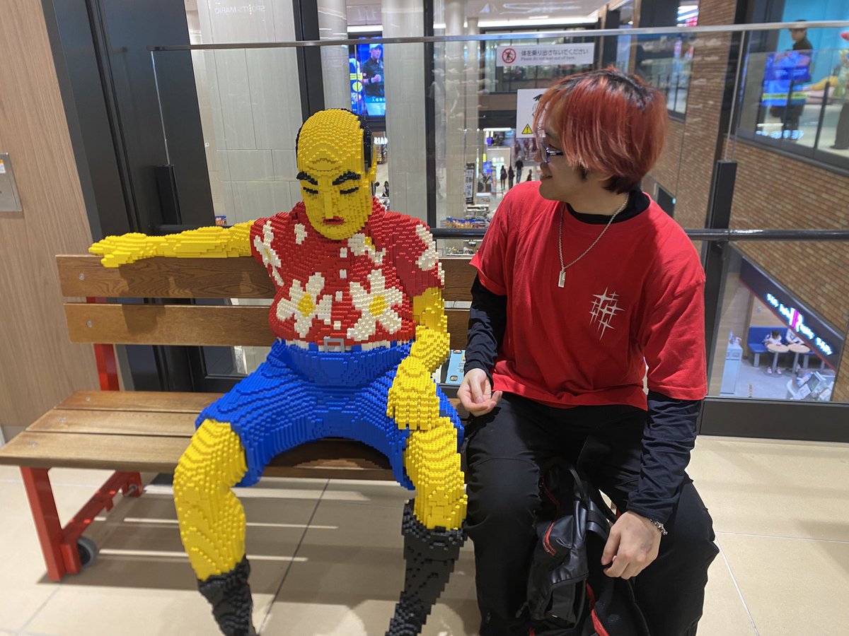sakesouda's tweet photo. いたw
#赤と黒に人生を狂わされた男 https://t.co/en3hG1gzfN