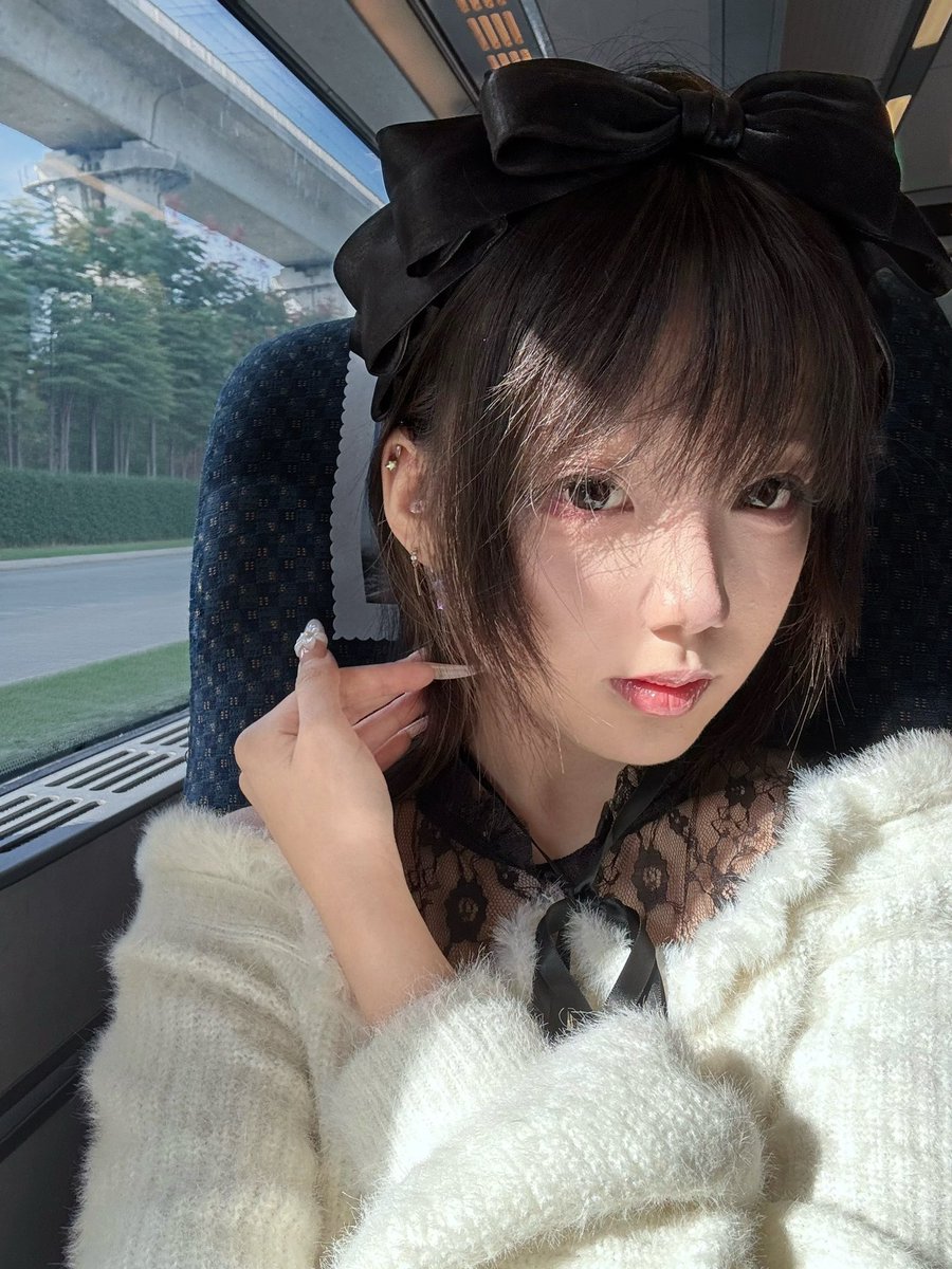 louooo2's tweet photo. 光落在你脸上 https://t.co/AWFDdDofot