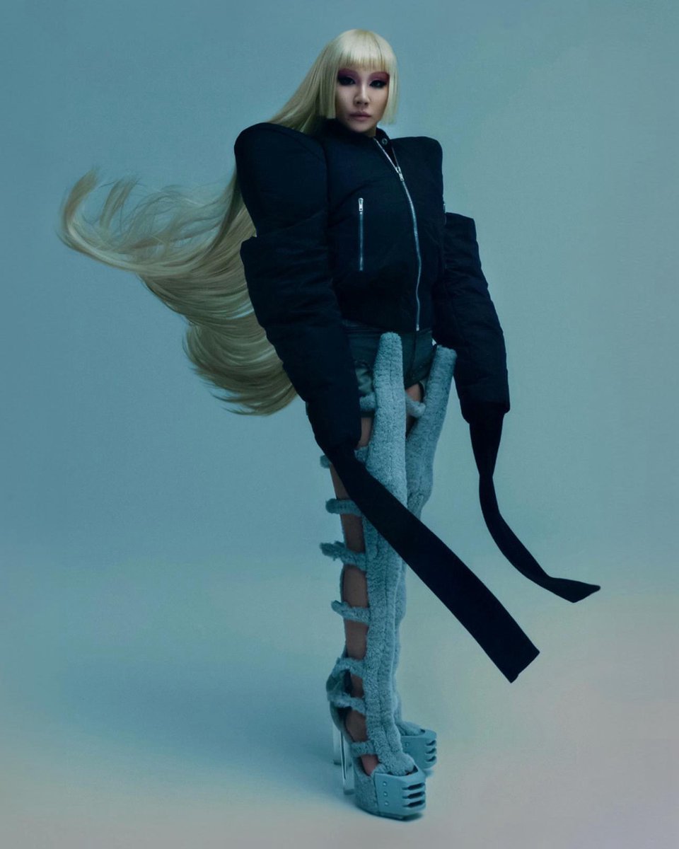 gzbstoriez's tweet photo. CL’s looks for her Vogue Singapore cover, 2022 — photographed by Gowontae

Styled by Jaewook Kim and Bora Choi https://t.co/RvXlX8RpNe