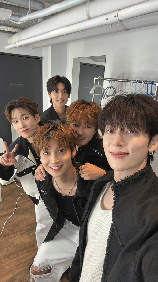 boyf_official's tweet photo. 오랜 시간 한결같이 기다려주고, 
뜨거운 사랑으로 함께해 준
베스트프렌드 덕분에 이번에도 노란 구슬 하나 더 적립 완료💛✨

함께 웃고 노래했던 타이베이에서의 순간
오래오래 기억할게요!

타이베이 베스트프렌드, 우리 또 만나요👋
台北的BESTFRIEND，我們下次再見💙

#BOYFRIEND #보이프렌드
#BESTFRIEND #베스트프렌드
#TAIPEI