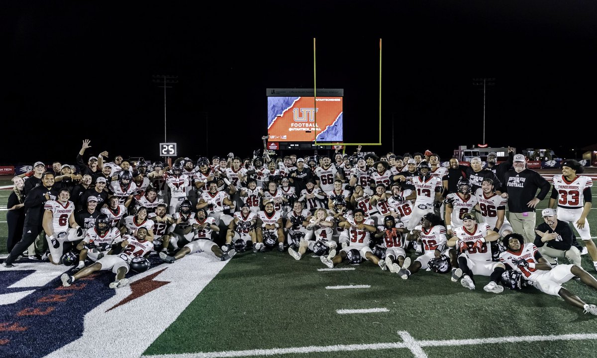 SUUFB_'s tweet photo. That’s a T-Birds DUB 🔥 

#EarnIt ⚡️ #TBirdNation ⚡️ #RaiseTheHammer https://t.co/7kTC8bBMnE