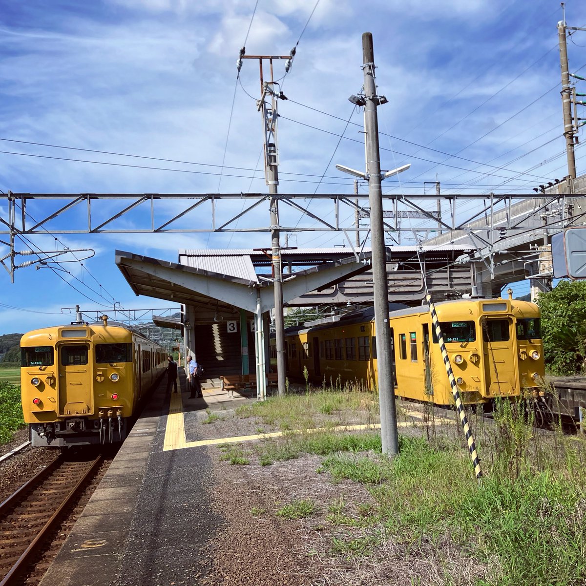KPP_JL061's tweet photo. 【山口県】なんぶ
#山陽線 #厚東駅
>> 115系の並び
・ まだまだ、115系3000番台は安泰です🤭
#ローカル線の旅
#kpp
#115系
#115系3000番台 https://t.co/vZMzALHBH2