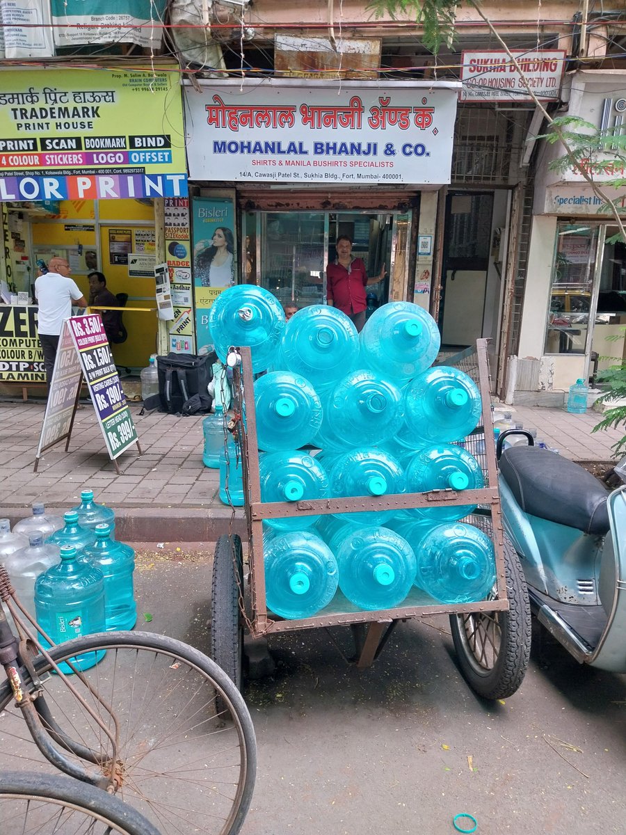humdardsultan's tweet photo. Sir I am complaining regarding encroachment since last 2 months more then 70 complaints registerd on bmc portal 9 letters ti bmc Commissioner on ground they are not removing  tht person is occupying full footpath sharing pictures it at fort area A ward
@SayyedWarees https://t.co/CDxo6qwV9l