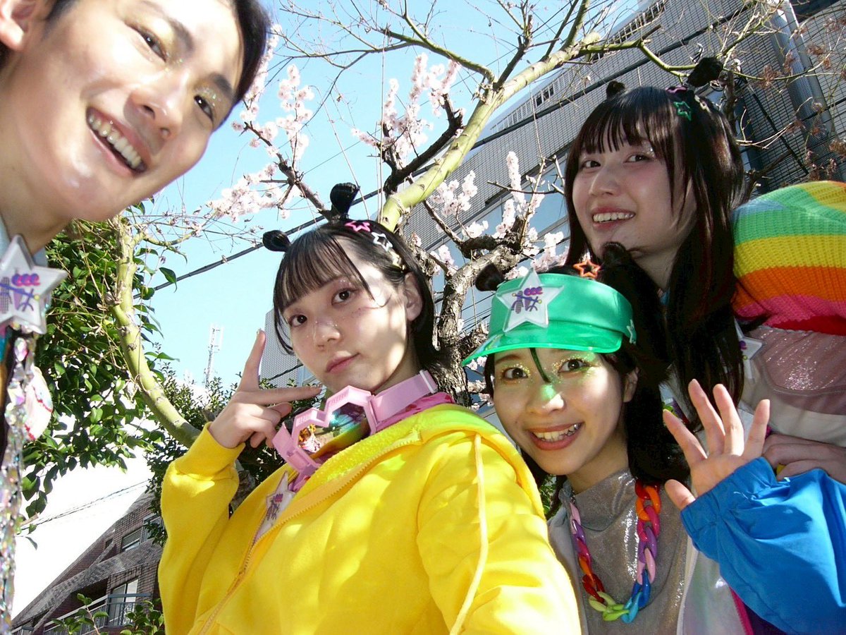 mikashi126's tweet photo. #ファミリアんDX ちゃんと力入れて広報やりますが、取り急ぎ、

【世界一のハッピーイマーシブです！🌈】

0歳児参加実績あり！
もちろん大人でも楽しめる！
初演はちびちゃんがたくさんきてくれました！異変は死ぬほどありますが、ジャンプスケアも放送禁止用語も出てきません。 https://t.co/nyuXFeHKNb