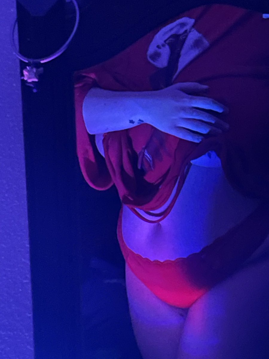 EchiumHaze's tweet photo. goodnight lovely ppl. thank you so much for all the new followers today 🕸️🖤😛 https://t.co/kR3qdc5I8O