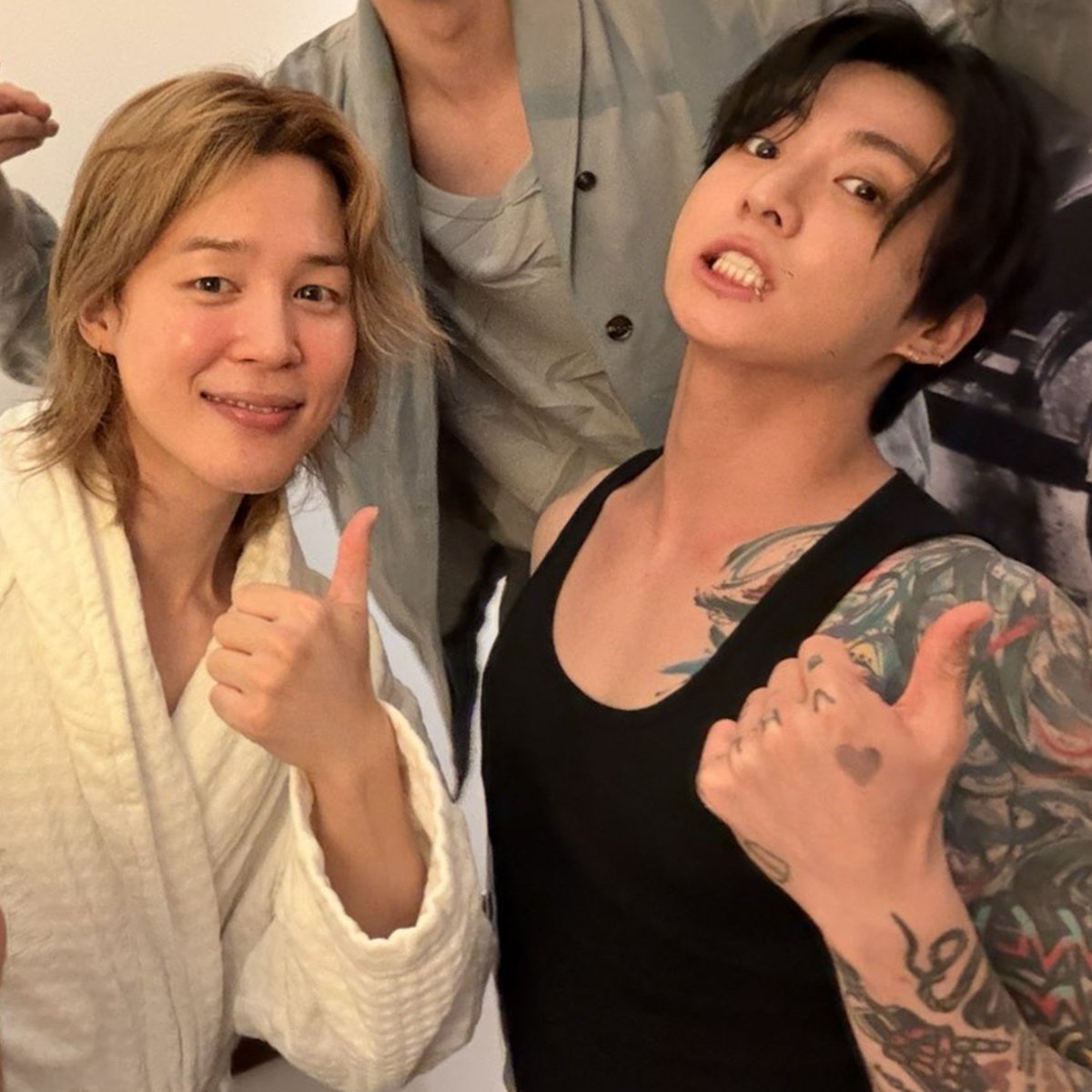 kookminedt's tweet photo. OH MY FCKINNN GODDD https://t.co/xehsA2FZlN
