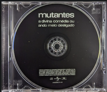 ronysnoww's tweet photo. Ando meio desligado, mas com a certeza absoluta de que este álbum é impecável. Uma genialidade do início ao fim. No dia em que eu finalmente comprar esse disco, serei feliz demais. 👀 https://t.co/T2dplM9hel