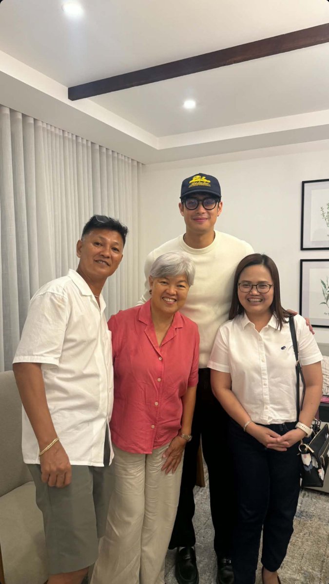 PIAYANG_03's tweet photo. Ninong Duties for todaaaay!🤍
#DonnyPangilinan https://t.co/fyAU1IvnQJ