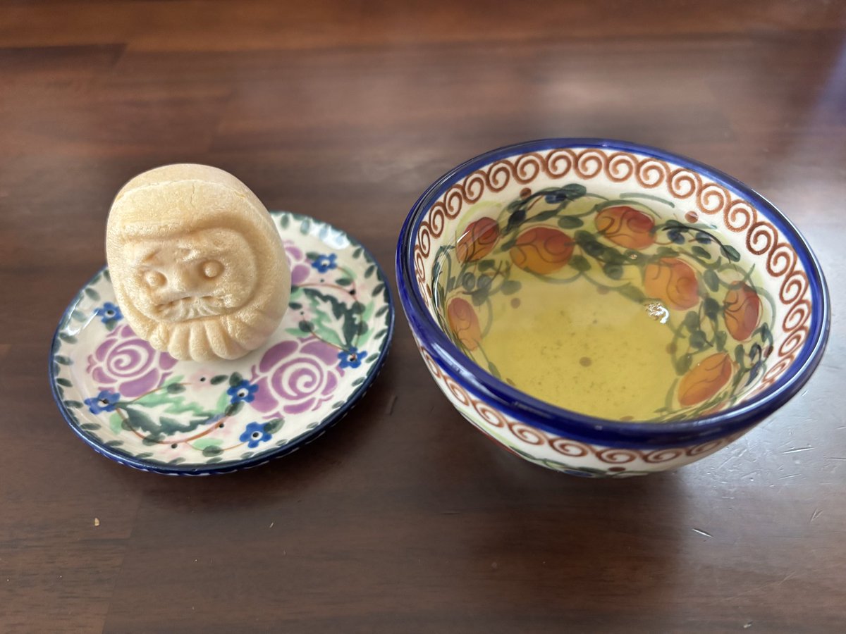 alusadango's tweet photo. お茶会開催ありがとうございます😊
地元の最中と緑茶で参加いたします。

#あわいの民エアお茶会 https://t.co/wQHdQ7lGF8