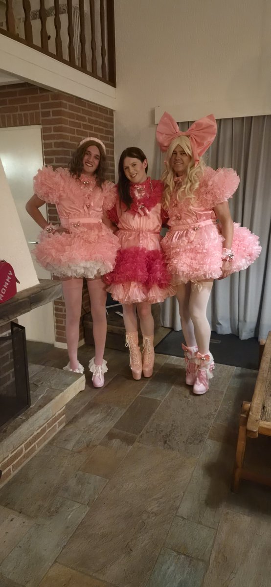 MissBs_Princess's tweet photo. Was such a lovely time getting to meet the gorgeous @Bo27Stephanie &amp; @ sissygirl_elsa (instagram) this weekend

And all 3 of us in our @BirchPlace prissy sissy virginia dresses 🩷 https://t.co/8TwDyM6aje