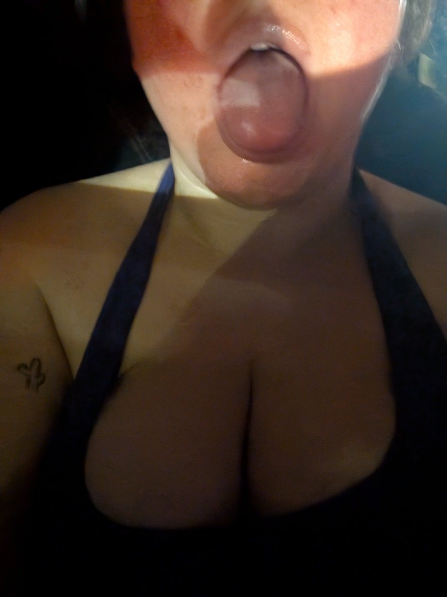 AlexysMaya96's tweet photo. Stick your fingers in my mouth and let me lick them clean. 

#nsfw #suckoff #freeuse #footfetish #useme https://t.co/R87rPxDS4Z