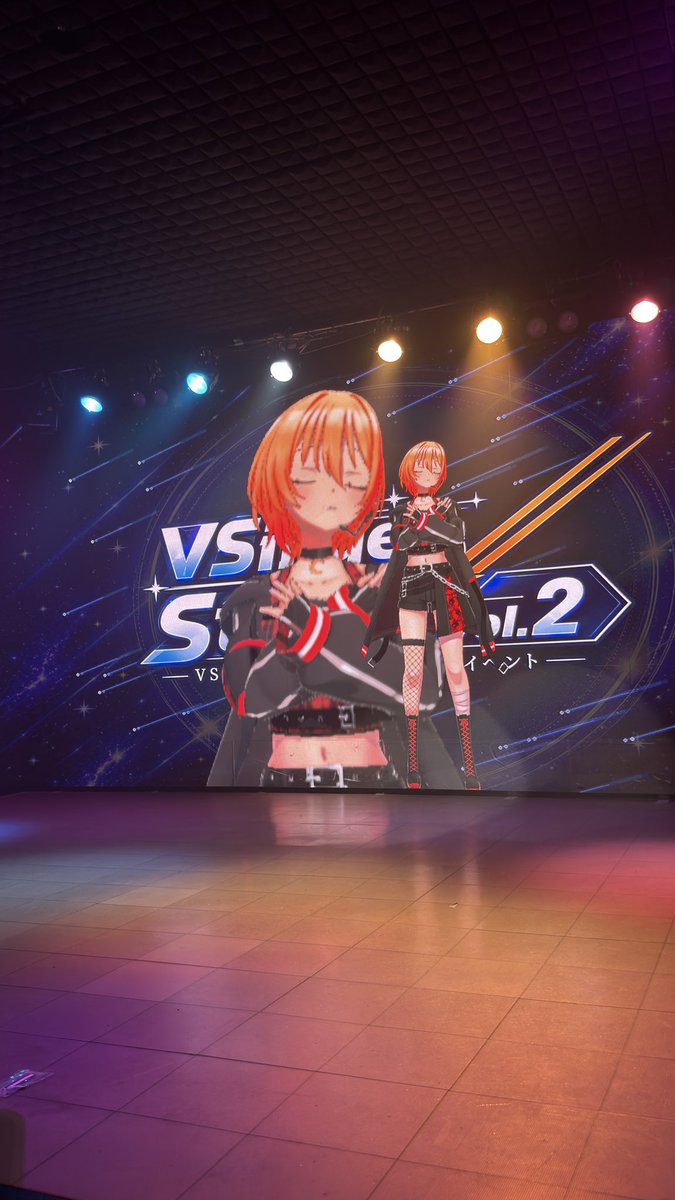 eeP6MomRSNMTs6q's tweet photo. おそらく名古屋の揚羽胡蝶生誕祭以来3年ぶり、ルシアさん！
今回は3D体で全力パフォーマンスしておられました！

#VSSS
#トリモチライブ https://t.co/ii2Fuqcp2m