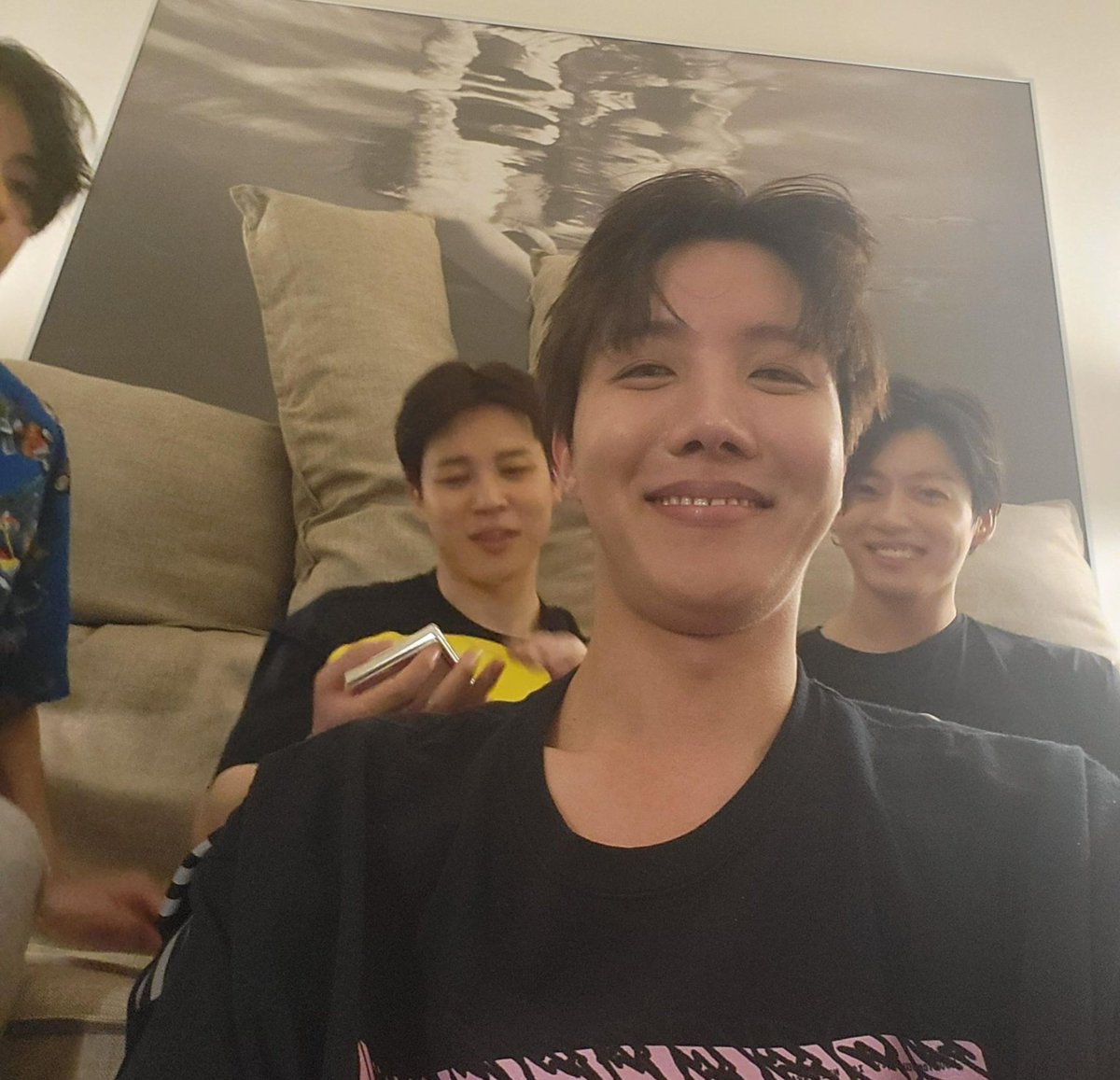 _sgminseven's tweet photo. NEVER SEPARATE THEM AGAIN https://t.co/HvUDvXoRvA