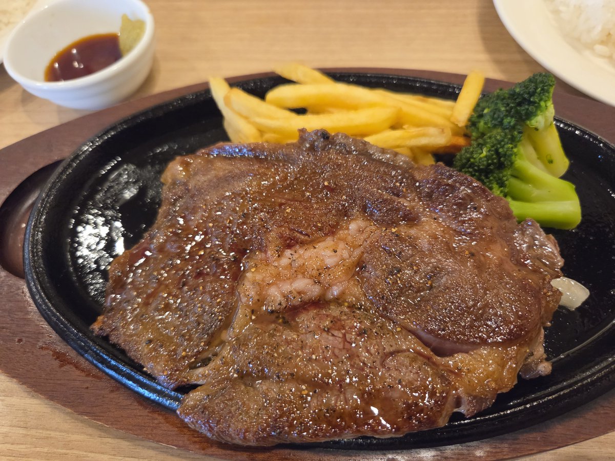 toushi2019's tweet photo. ステーキ&amp;ハンバーグ松井

ヴィアHDの株主優待で楽しんで来たよ～ https://t.co/2bfMd9jJ0v