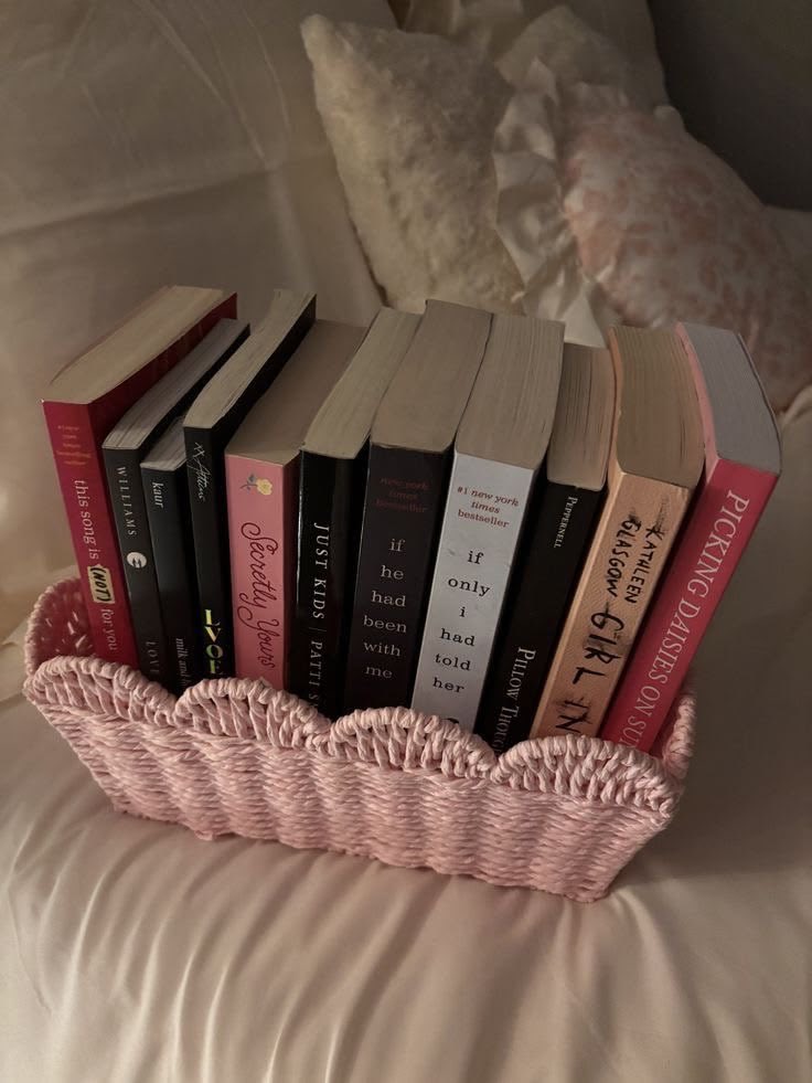 aulineboards's tweet photo. The joy of getting a new books 📕 https://t.co/IwFoWp4b8R