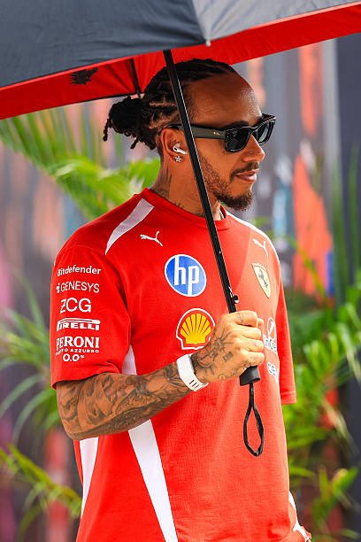 xLewisHamilton's tweet photo. Lewis today https://t.co/nbFZKjIimf