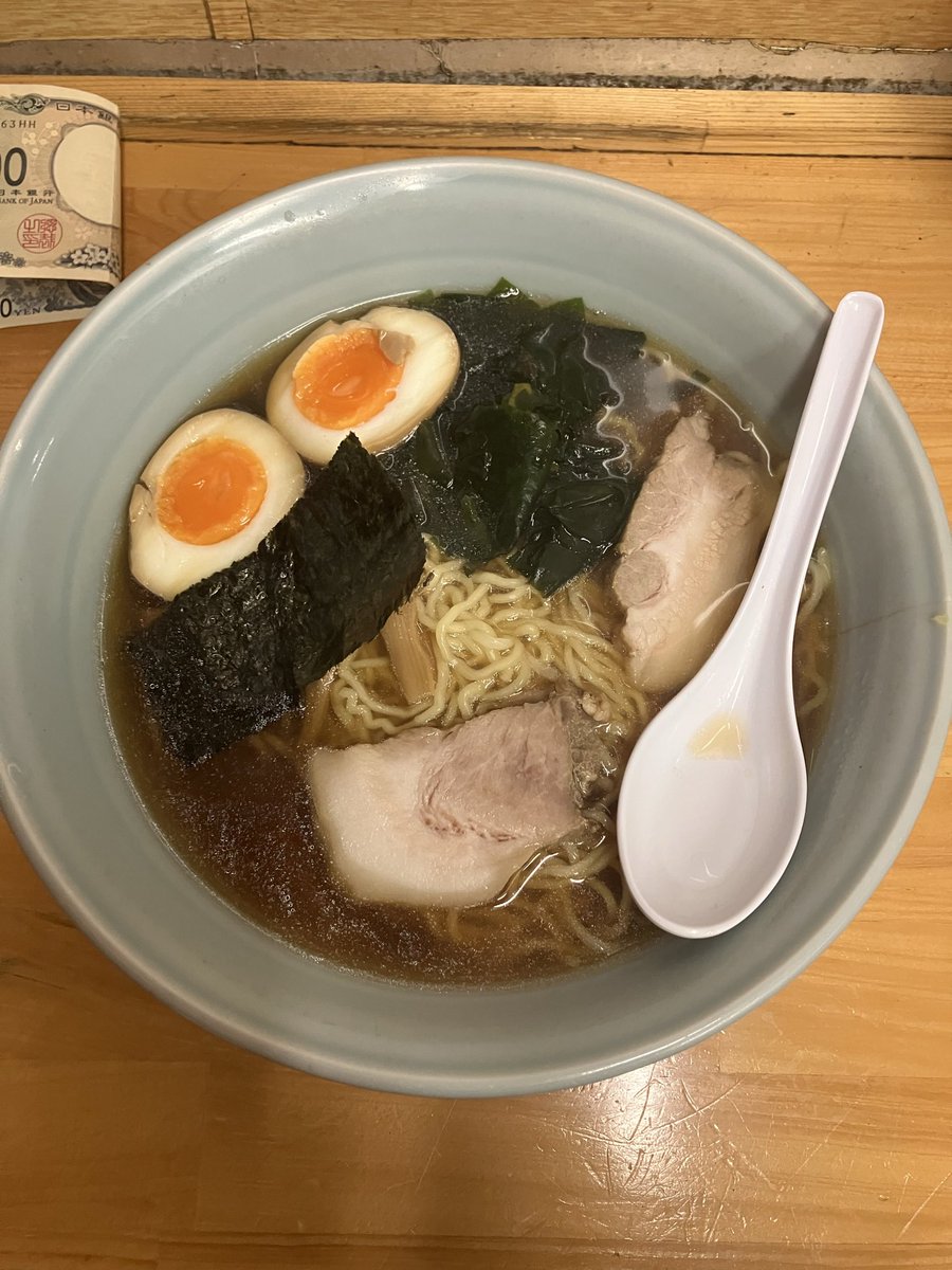 kata_1122's tweet photo. 秋葉原。艦アケのカードを買った。時雨さんの増設。特殊砲撃、テンプレ、いつものメンバーの増設は少しずつ増やしていきたい。ラーメン屋、竜軒にてラーメン中盛たまご。　#艦これ　#艦これアーケード　#秋葉原　#akiba #ラーメン　#竜軒 https://t.co/uWvnOOfMgF