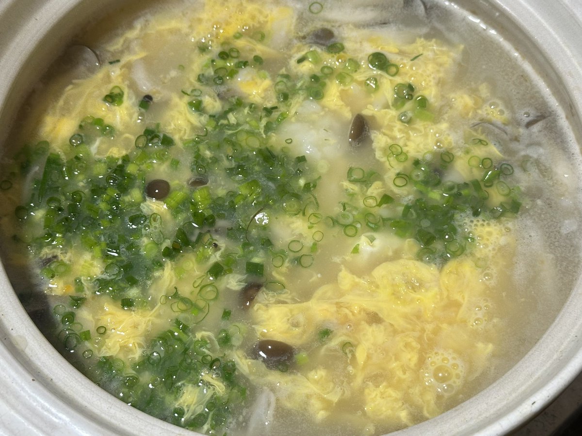 shiragiku3's tweet photo. 大鯵の刺身　これは美味い！脂乗ってて、一切の臭みも無い。最高。これで半身だぜ？

鱧しゃぶ　言わずもがな。

5.2Kg天然クエ　美味いに決まっとる。

その出汁で雑炊　説明不要！！ https://t.co/swa23zeuec