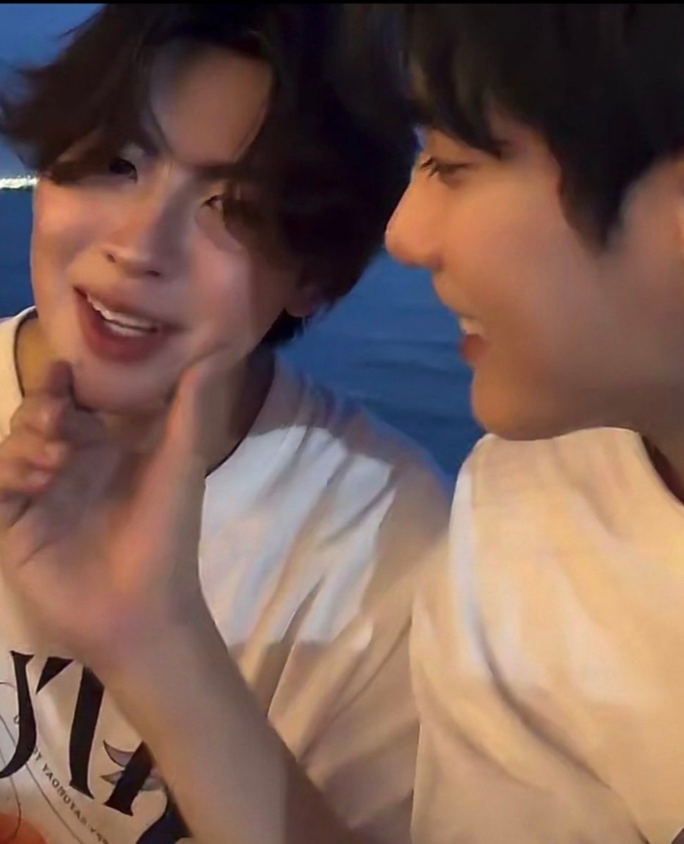moonxest's tweet photo. the look of love

YOURTUBER Q7
#ยัวร์ทูบเบอร์Q7 https://t.co/CWQJfb1unH