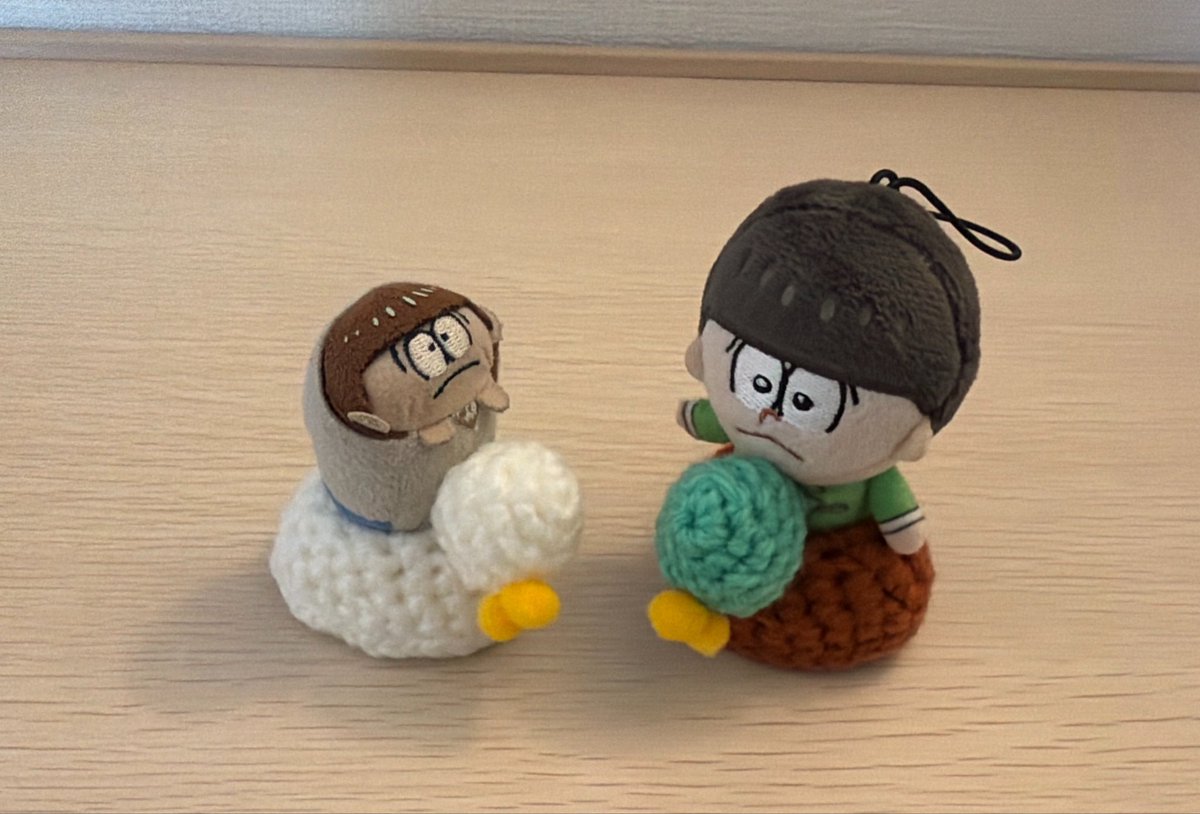 011transel's tweet photo. (•́.•̀)「あひるさんですっ！」

(•́c•̀)「かもさんです」

(•́.•̀)「あとでこうたいね。」

(•́c•̀)「うん。」

(•́.•̀)「クリスマス！♬«٩(* ॑꒳ ॑*)۶»♬」

(゜︵゜)「まだはやいよ…」

ちびちゃたちが大好きなもぐもぐ屋(@nanaminuilove )ななみさんのお洋服です。 https://t.co/vfewweNGDb