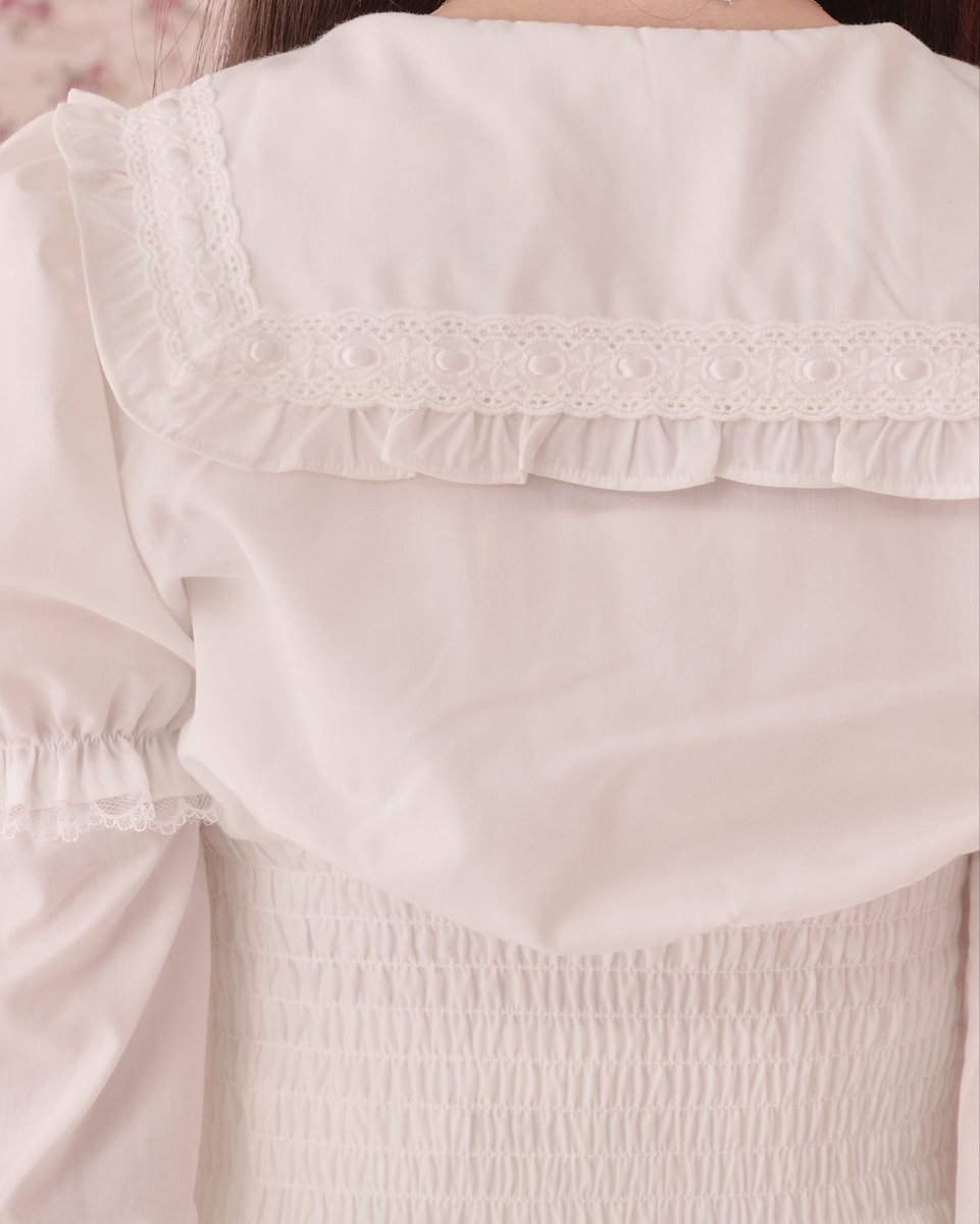 romeritual's tweet photo. 🎀 Romantic Sailor Blouse🎀

繊細なフリルとレースを贅沢にあしらった、
ロマンティックムードたっぷりのブラウス♡
 
10/28(Wed.)12:00~zozotown❤︎ https://t.co/ZtJtaO9L5M
