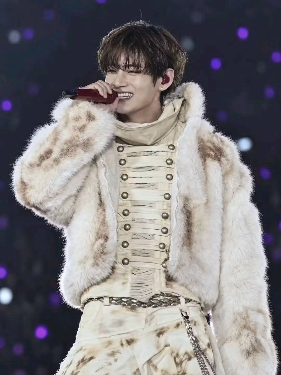 MonNant83471's tweet photo. 🚨 PROTECT TAEHYUNG 🚨

BIGHIT MUSIC &amp; HYBE, TAKE ACTION NOW.
TAEHYUNG DESERVES SAFETY, RESPECT, AND PROTECTION.
DO NOT IGNORE THE SITUATION. PROTECT YOUR ARTIST. 🛡️💜

#ProtectTaehyung
#ProtectYourArtist
#ProtectV
#BIGHIT_MUSIC
#HYBE https://t.co/ScK9oEmYEt