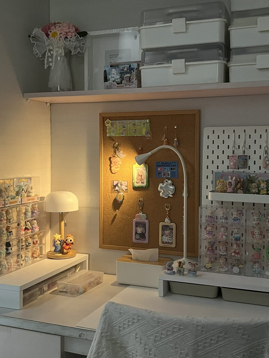 solacefuldays's tweet photo. Cozy corner 🐌🛋️ https://t.co/cP9ZRsBrKT