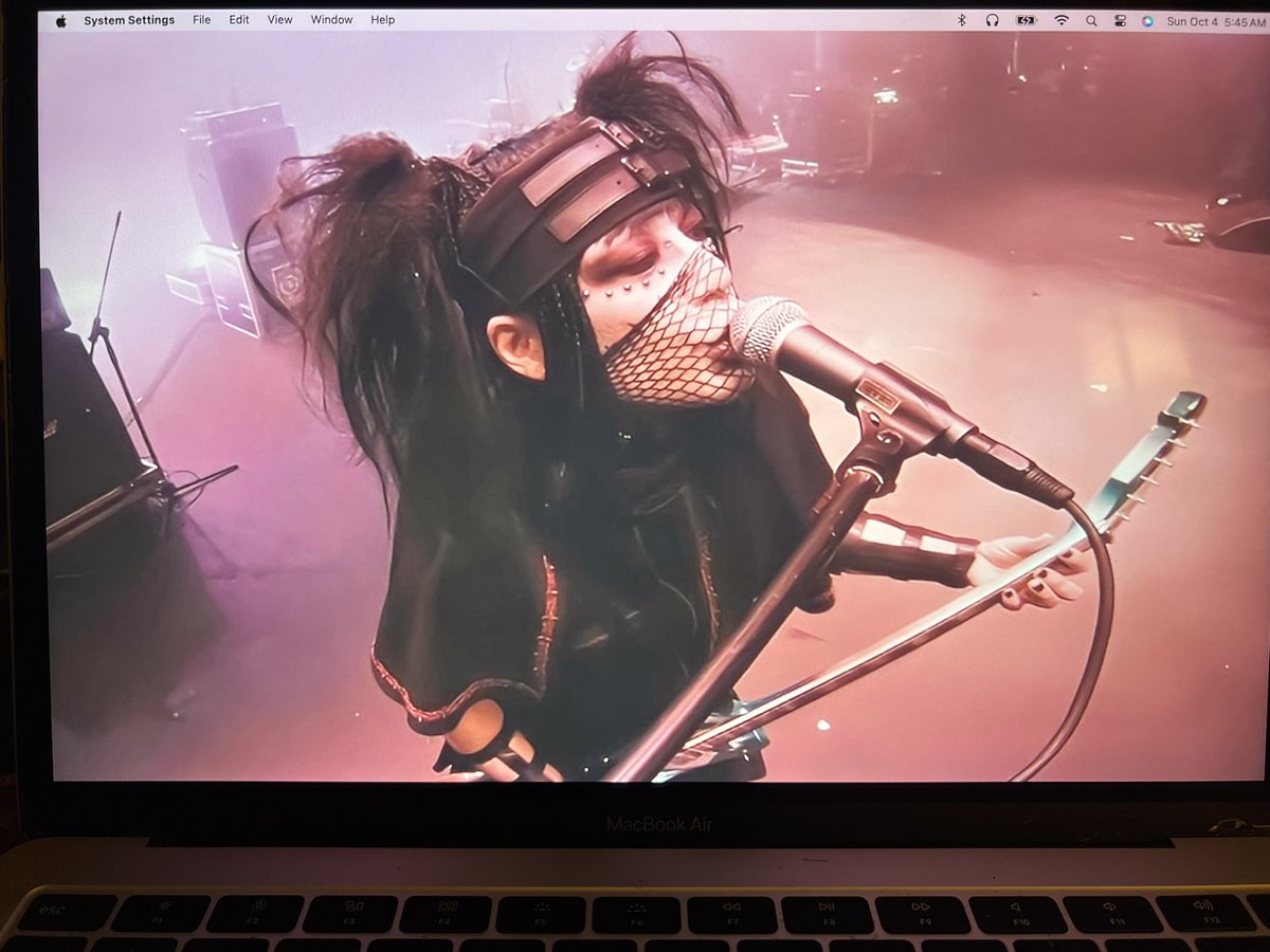 MelsOJ222's tweet photo. Yep!!..MacBook too lol!!!..💙🥰
#RYUX
#DixLove https://t.co/MkZNsH6M5n