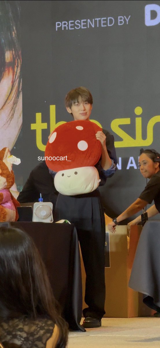 sunoocart_'s tweet photo. sunoo mushroom 😆❌ 

#SUNOO #ENHYPEN_in_MNL #Dunkin_with_ENHYPEN #ShopeePH_with_ENHYPEN https://t.co/H4vs0xuuYQ