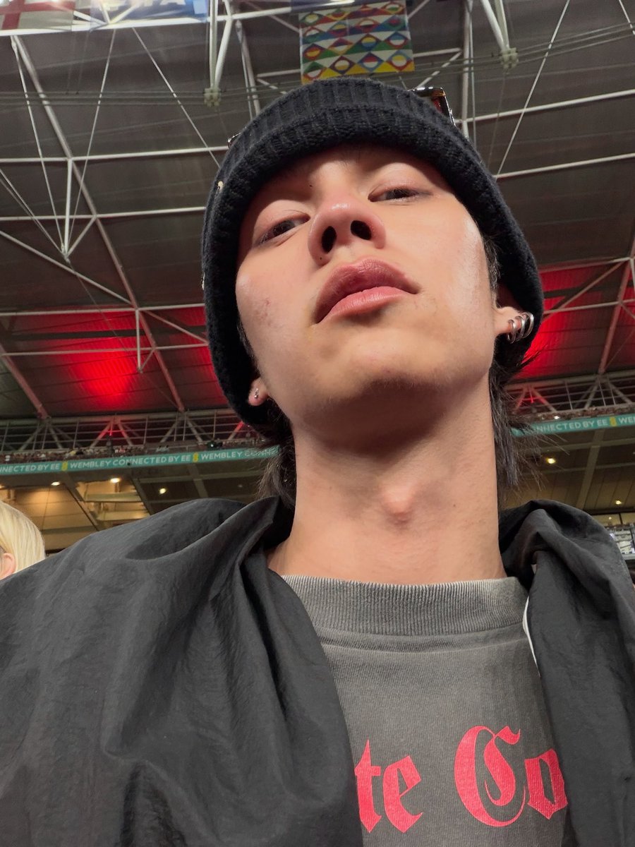 honeylemonnlilb's tweet photo. ชอบไวป์ไบร์ทมากก หล่อมากอ่ะ ลุคไปดูบอลคับ 

@bbrightvc #bbrightvc https://t.co/LrFpPYlaYh
