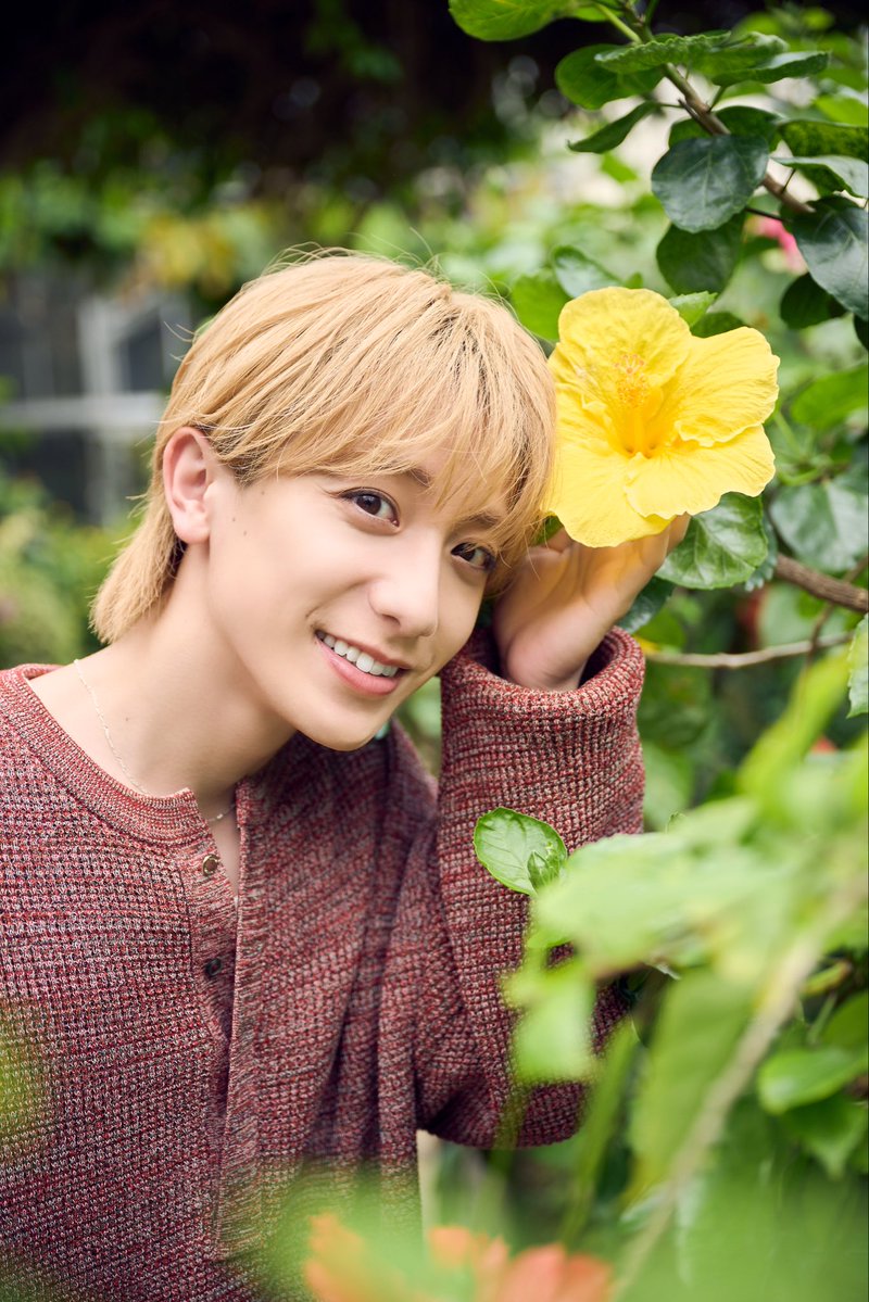Eightkns's tweet photo. EITO KONISHI CALENDAR 2027

アザーカット🌼 https://t.co/umSCL3gUIm