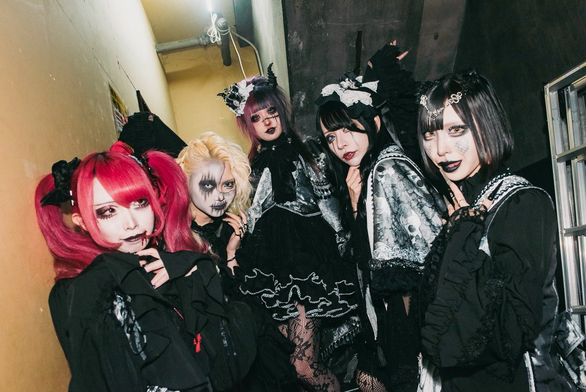 radthalive's tweet photo. #RADtheLIVE速報

【 maleficium 】
@maleficium_idol

／

爆音？轟音？もっと聴かせてあげましょうか？

＼

📸
@photo____r https://t.co/TaD1KlhqSW