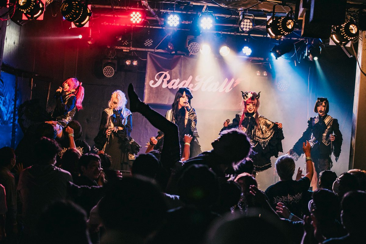 radthalive's tweet photo. #RADtheLIVE速報

【 maleficium 】
@maleficium_idol

／

爆音？轟音？もっと聴かせてあげましょうか？

＼

📸
@photo____r https://t.co/TaD1KlhqSW