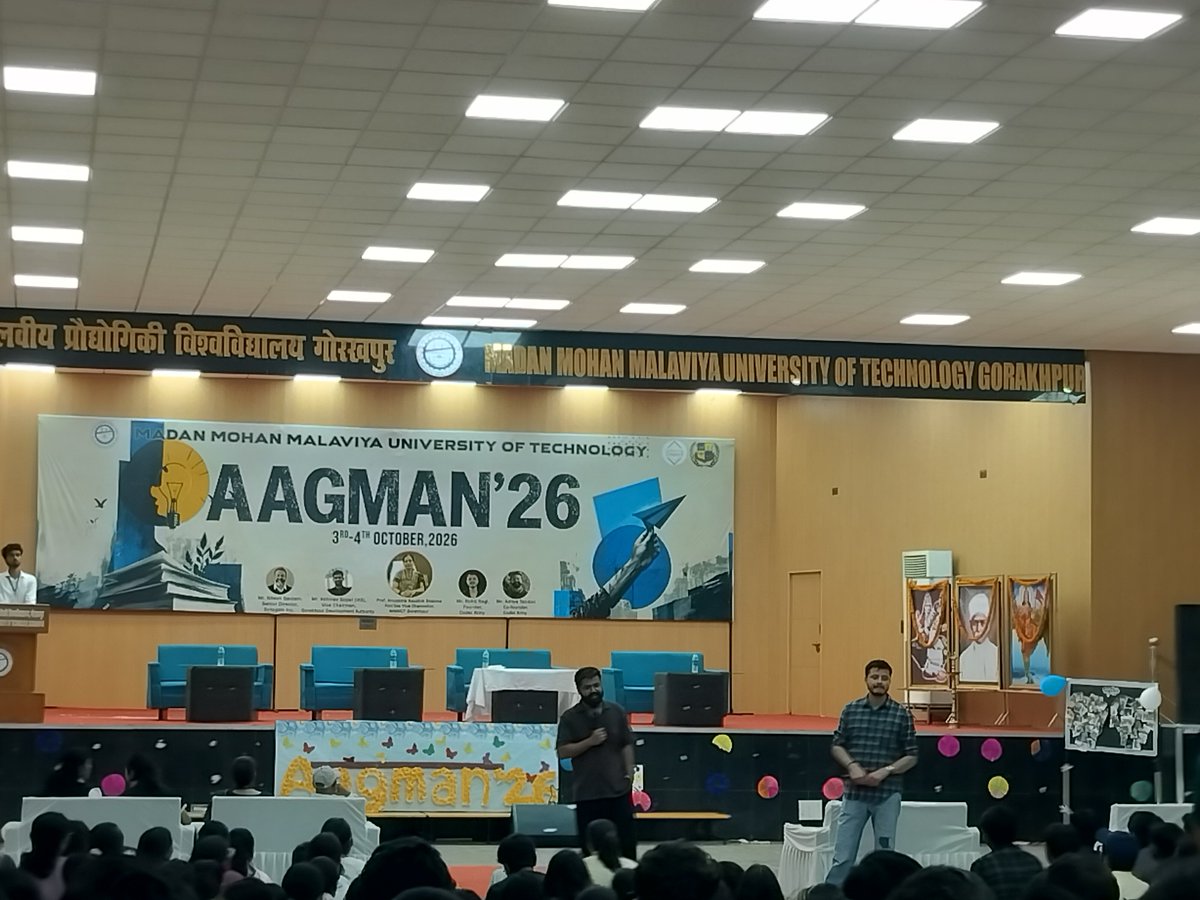 AnchalGupta009's tweet photo. Still can’t believe Rohit Bhaiya was actually at my college! 🥹✨ Getting to see him in person was such an amazing experience. ❤️
#coderarmy
@rohit_negi9 
@CoderArmy https://t.co/puYBGMxvaa