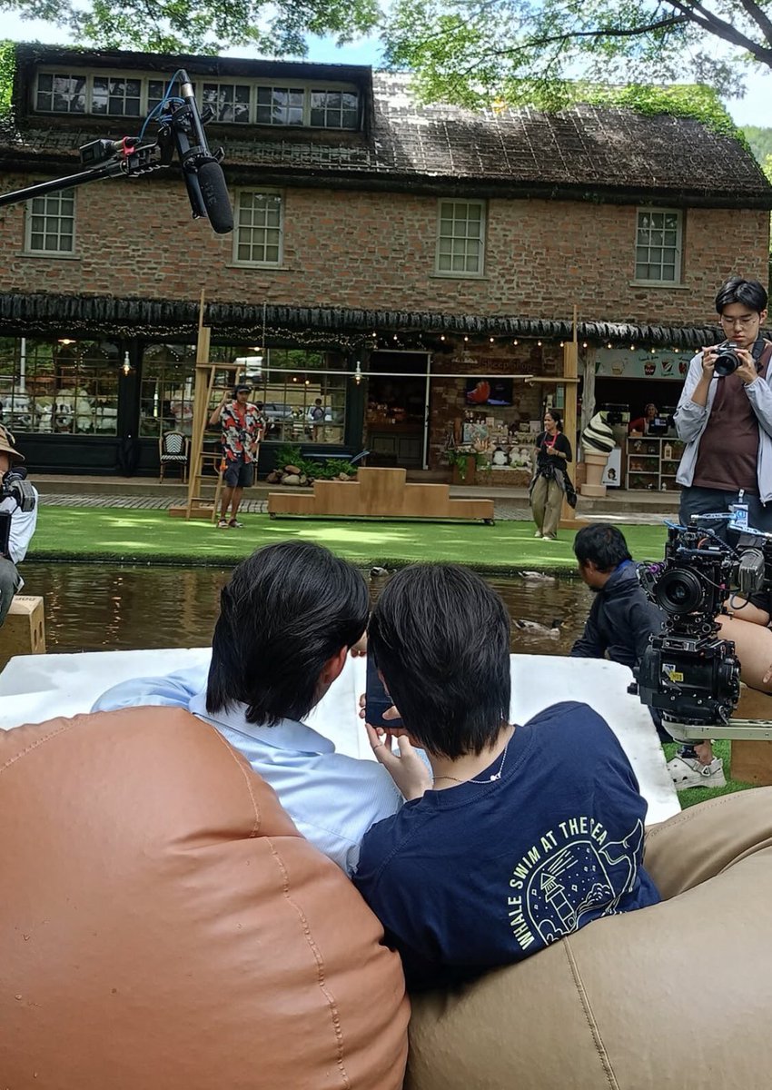 kunnu_night's tweet photo. เกินนนไปมากกกก ใครบอกไม่ใช่แฟนมาจับเข่าคุยกับนี่เลยมา 😅😅

#YouManiacSeriesEP6 https://t.co/jptu6QbG97