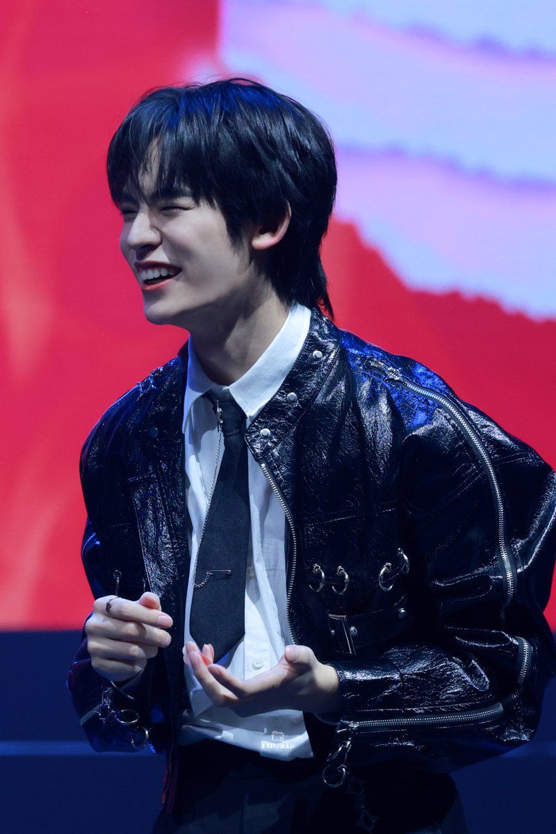 TTP_zip's tweet photo. 𖤐ˊ˗ 261004

ตี๋ไม่สนใจชนะหรอก มัม แค่ปิ๊ปยิ้มได้ก็พอแล้วว 

#ตี๋ตี๋ป๋อ #teeteepor 
#TTPfmMacau2026 https://t.co/mDDcPo0Lwr