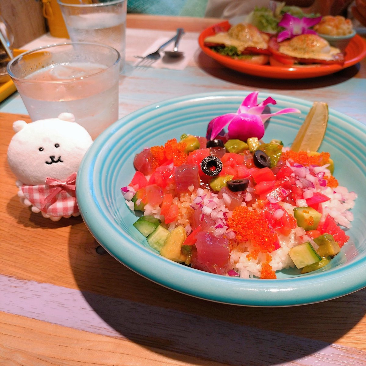 toutokiinochi's tweet photo. アヒポキもぐもぐ🥄
#自分ツッコミくま #ナガノのくま 
#ぬい撮り #尊き命たち https://t.co/Z2Gx9tC139