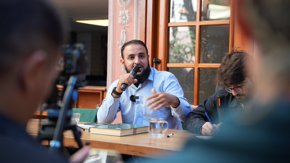 mustugenclik's tweet photo. Üsküdar, bugün şehit Muhammed Zeki Hamed’in şehadetine şahitlik etti!

Dönem açılışımızı, şehit Muhammed Zeki Hamed’in ağabeyi Abdurrahman Hamed’i konuk ederek gerçekleştirdik.

Kendisinden, kardeşi  şehit Zeki Hamed’in "Tufan Sancağı Altında" kitabının hikayesini dinledik. https://t.co/kaCF8Ir0ui
