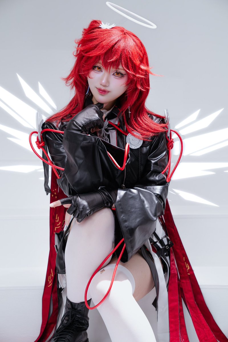 is060901's tweet photo. 新约能天使

 #Arknightscosplay #明日方舟 https://t.co/XRqyRoWENw