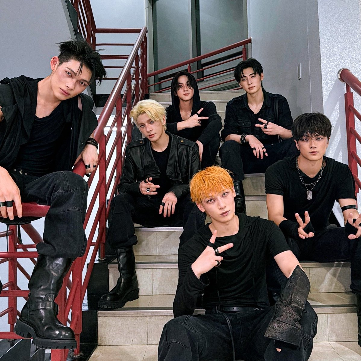 enhapopbase's tweet photo. [REMINDER]

ENHYPEN is nominated for 3 categories at BreakTudo Awards 2026. Voting is unlimited and awards are 100% based on it. Go to vote!

🏆: International Male Group, International MV, International Fandom
📅 Ends on October 17th
🔗:https://t.co/hV3HxklkY1 https://t.co/7ZERlFXuJn