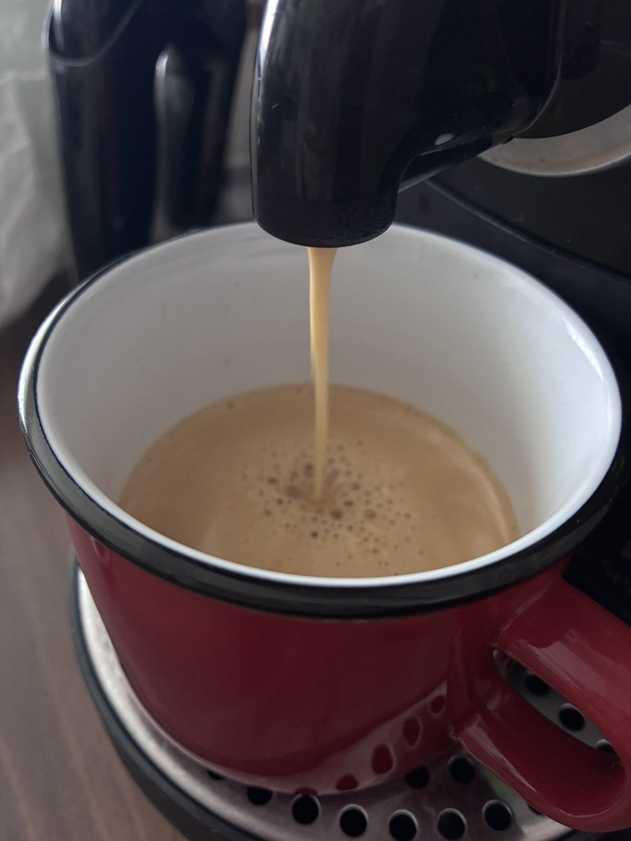 lunyedr's tweet photo. aile evinin sayili guzel yanlarindan 🤩 bi ristretto cektim hemen https://t.co/rqgmbLaqKx