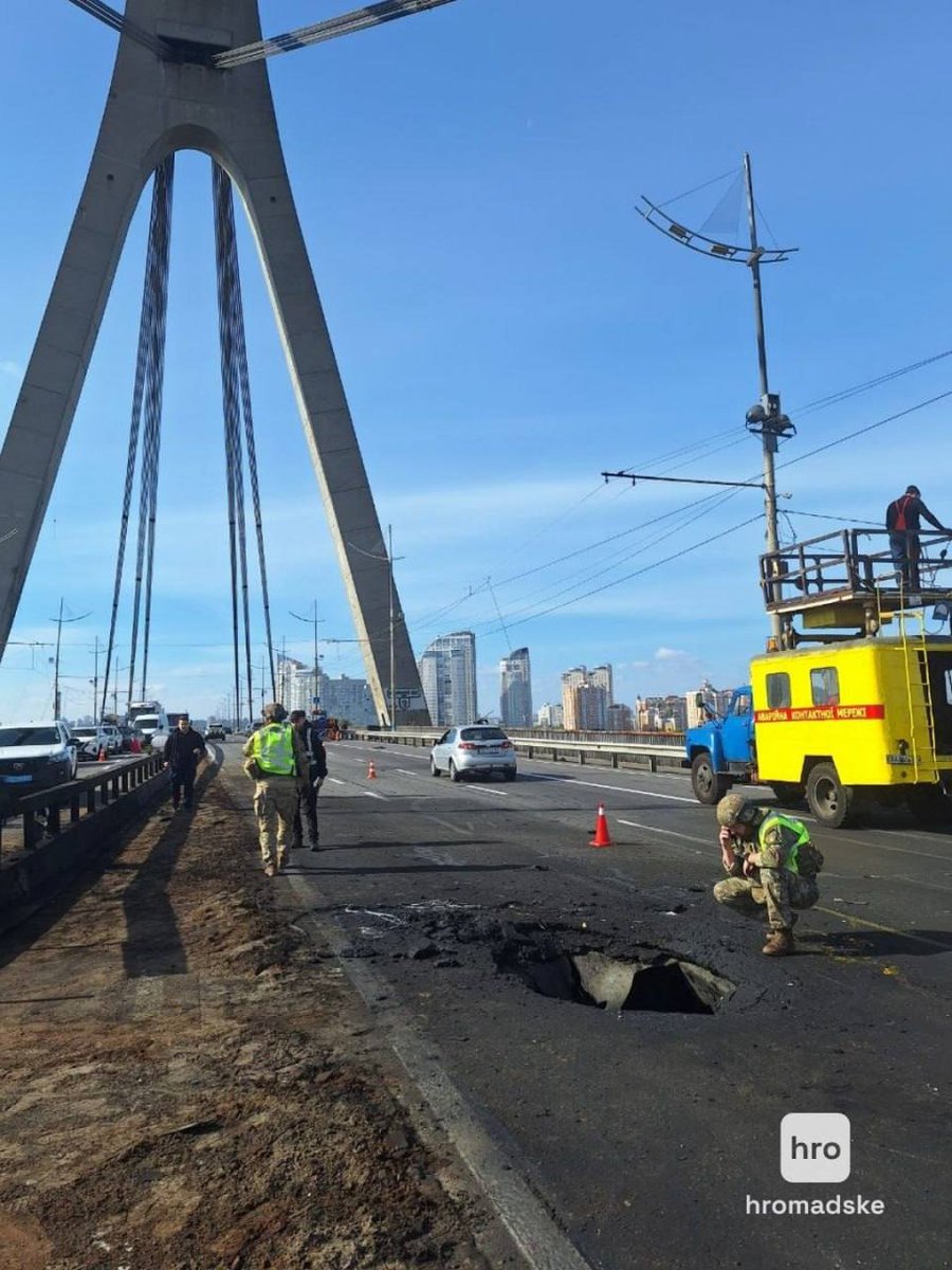 den_kazansky's tweet photo. Russia is attacking bridges in Kyiv with drones.

Ilya Tumanov, a presenter for the Russian TV channel https://t.co/3cgAWqNPm4 (funded by the Russian state budget), wrote that Russia’s goal is not to destroy bridges in Kyiv, but to kill as many random people as possible—to kill ordinary civilians crossing them.

This is classic terrorism—something no one in Russia even tries to hide anymore.

Yes, they are intentionally killing women and children; these are not mistakes or falling debris. It is a deliberate policy of genocide.

True Nazism exists in Russia today.