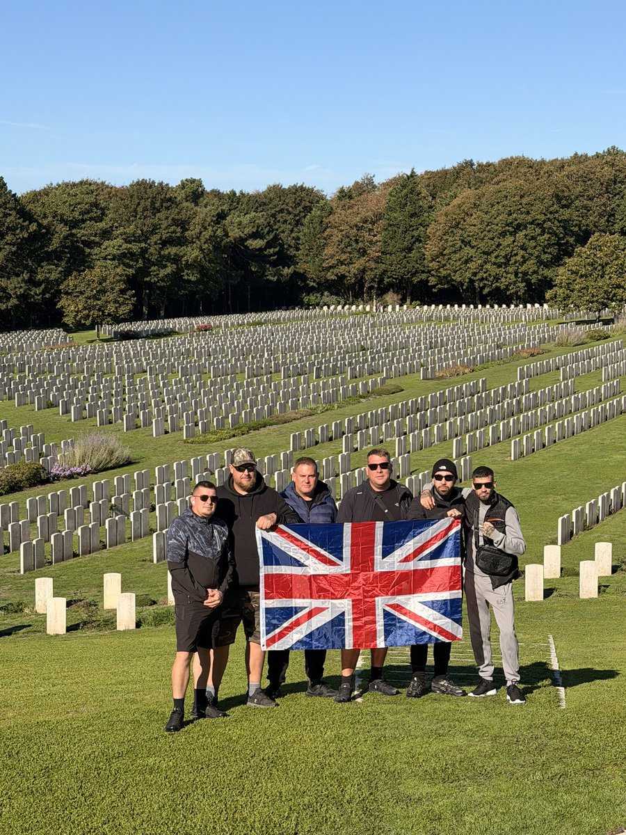 dec_lea1's tweet photo. “Their name liveth for evermore” ✝️🇬🇧🇫🇷 https://t.co/TX2nxw12iu