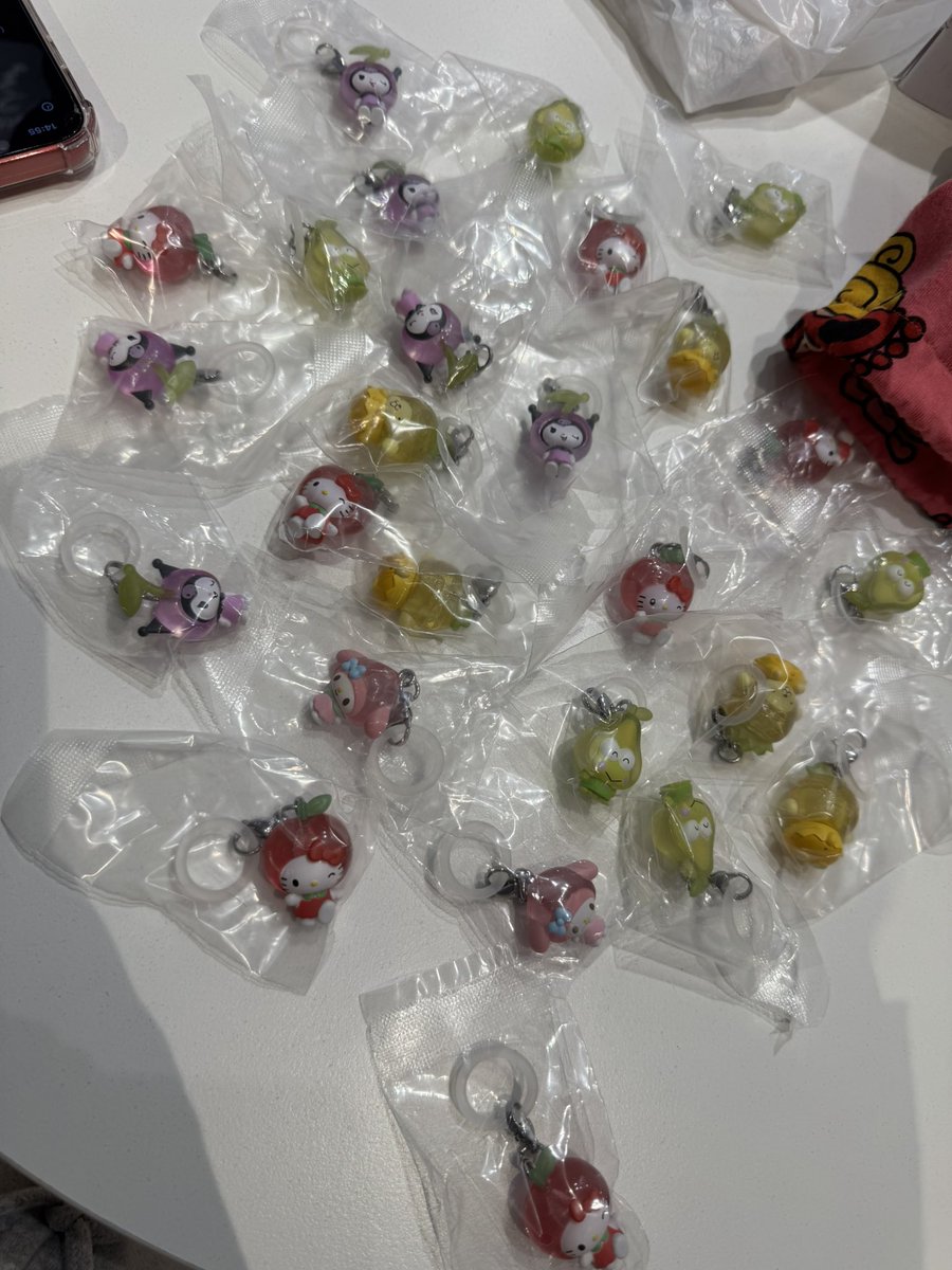 hr___mxs's tweet photo. サンリオくだもののめじるし途中マイメロ自引き1でひっくり返るかと思ったw7コンプ…ヒスミニでしたい… https://t.co/c8XRSmPN3E