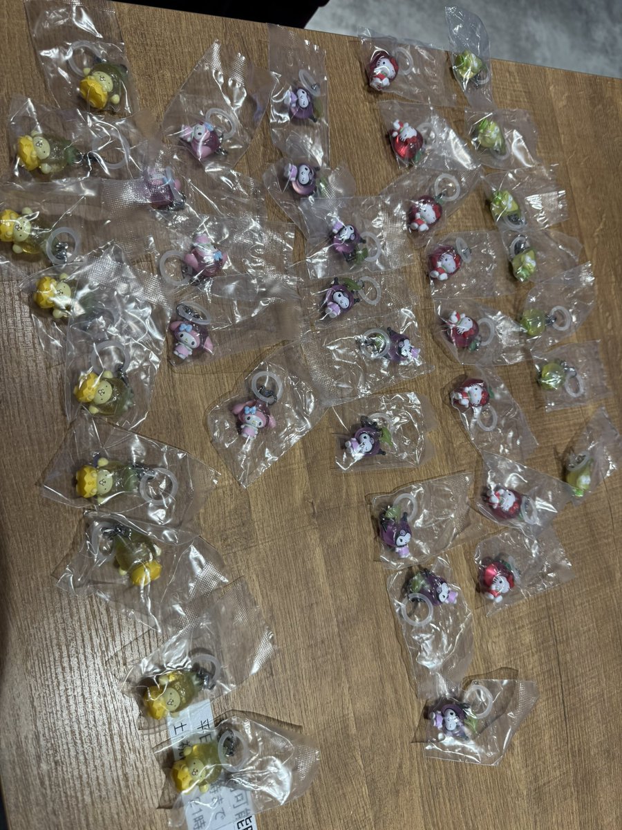 hr___mxs's tweet photo. サンリオくだもののめじるし途中マイメロ自引き1でひっくり返るかと思ったw7コンプ…ヒスミニでしたい… https://t.co/c8XRSmPN3E