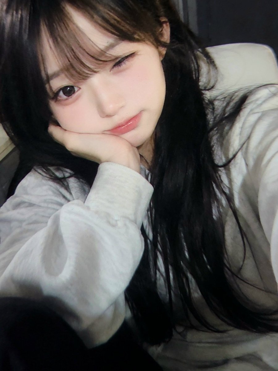 fltqx's tweet photo. 심심해서 찍은 셀카 https://t.co/mlcCiM7Iax