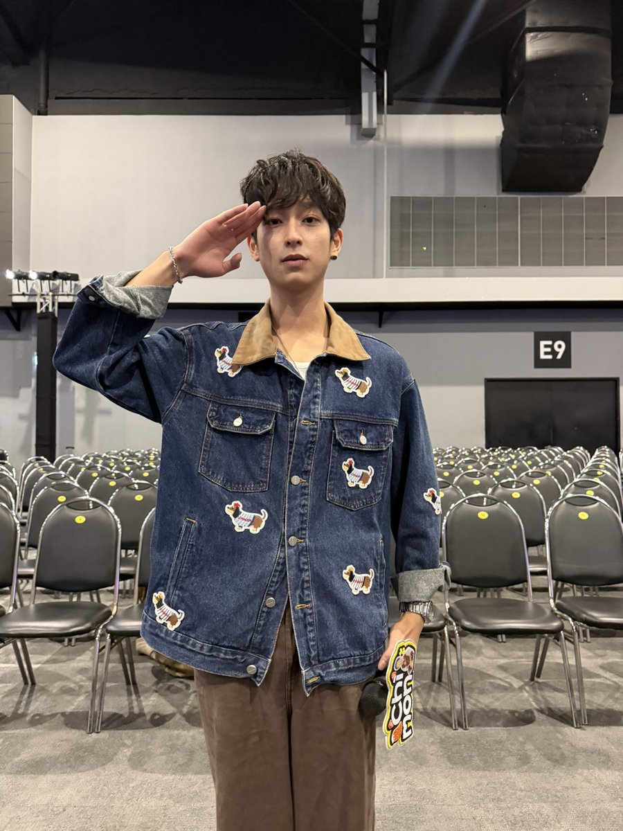 furbiyaa's tweet photo. สวัสดีคับ ด.ช.ชิม่อน เช็คชื่อเข้าเรียนคับ 🐶🤍

1ST FANIVAL OF SINGCHIMON

#GMMTVFANIVAL2026HappyFamilyxSC #SingChimon #ChimonWachirawit https://t.co/HOhdokmLIY